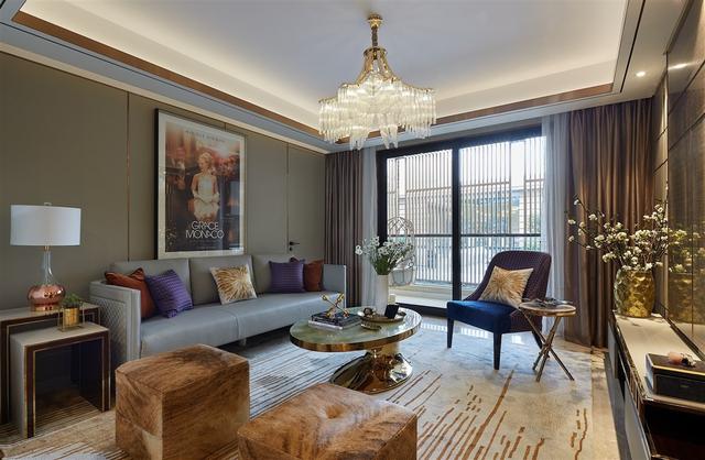 把不銹鋼條嵌到墻上，簡單點綴好高檔！