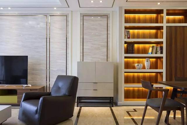 把不銹鋼條嵌到墻上，簡單點綴好高檔！