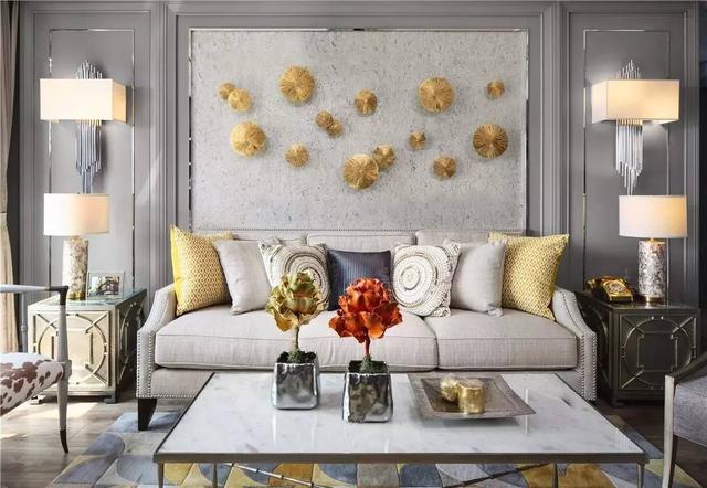 把不銹鋼條嵌到墻上，簡單點綴好高檔！