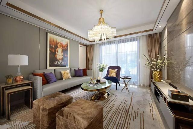 把不銹鋼條嵌到墻上，簡單點綴好高檔！